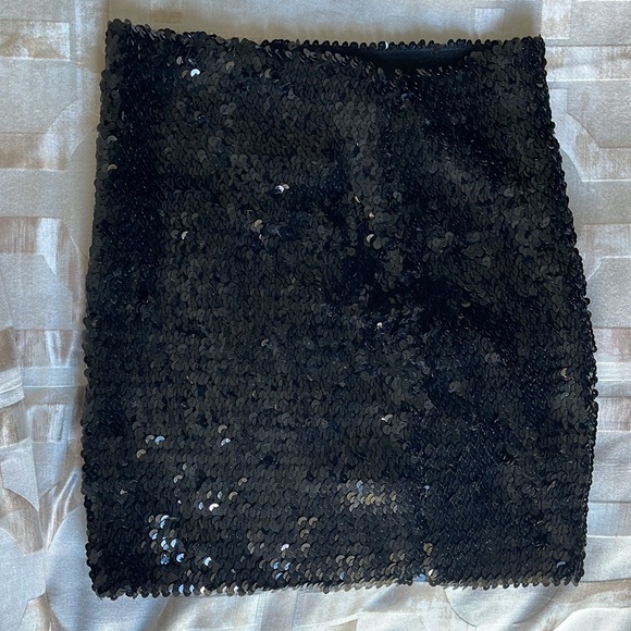 NEW WOT ASOS black sequin mini skirt - Picture 3 of 4